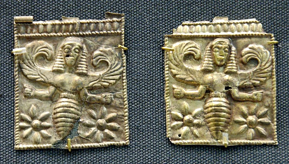 蜂の女神像を刻んだ金製飾板（古代ギリシャ）